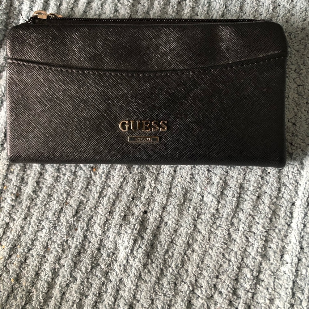 GUESS Wallet